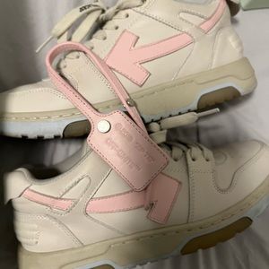 Selling out of office off white sneakers